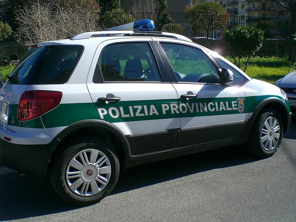 Beffa a Foggia: Furto di Auto e Danni nel Comando della Polizia Provinciale