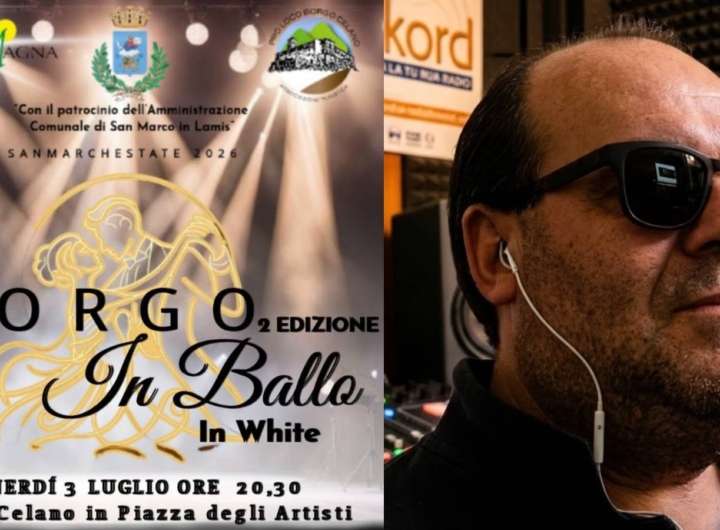 Folla in festa in una piazza illuminata di sera per un evento musicale