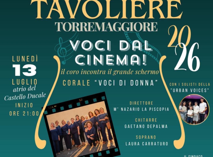 Coro si esibisce in un castello ducale al tramonto, musica cinema.