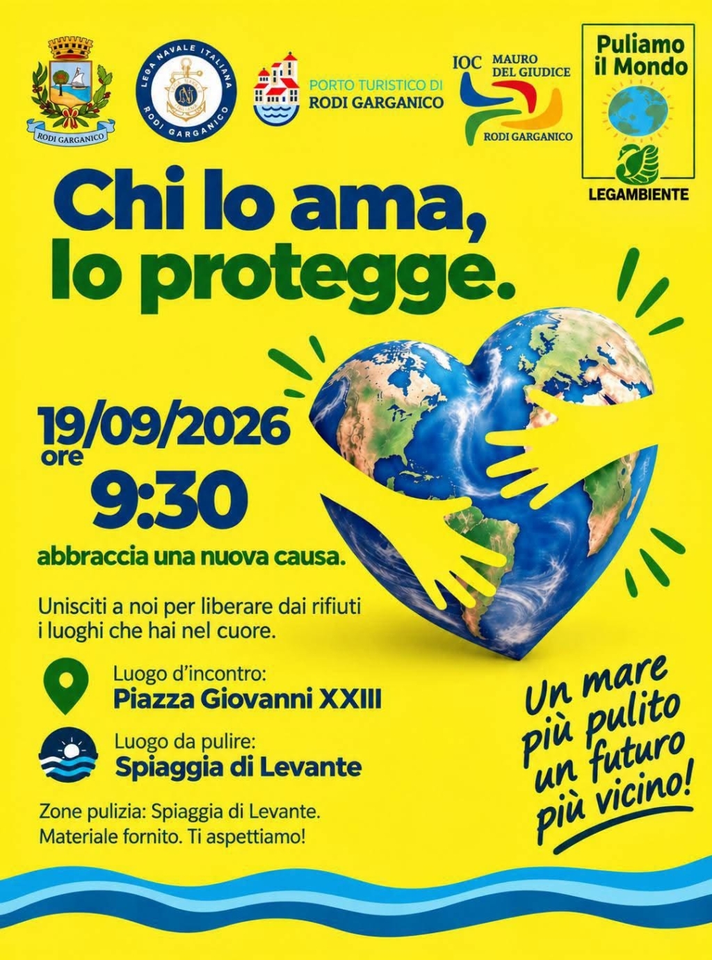 Studenti e volontari puliscono la Spiaggia di Levante a Rodi Garganico per l'ambiente.