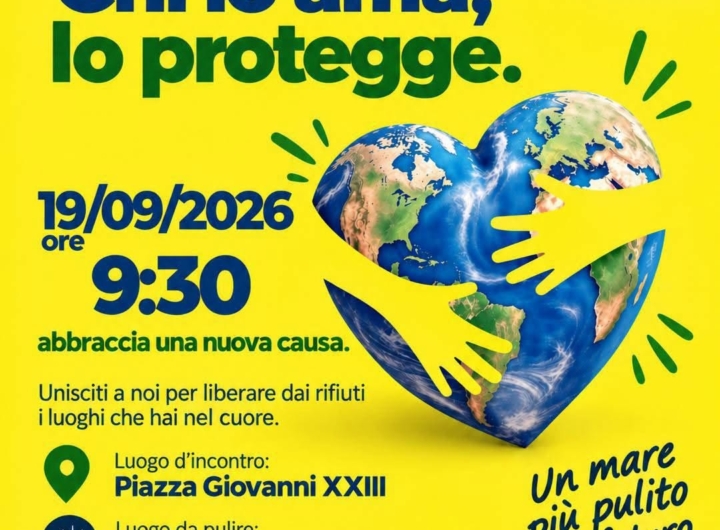 Studenti e volontari puliscono la Spiaggia di Levante a Rodi Garganico per l'ambiente.