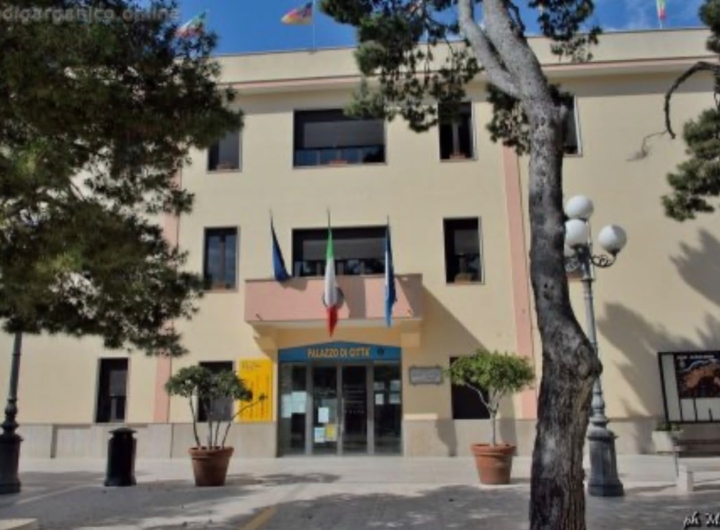 Grafico finanziario che mostra la solidità del bilancio del Comune di Rodi Garganico e il recupero crediti.